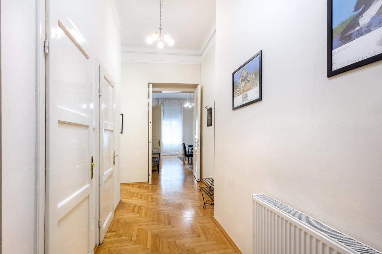 Orangehomes Kalvin Sq 2 Bedroom Apartment Budapest Exterior foto